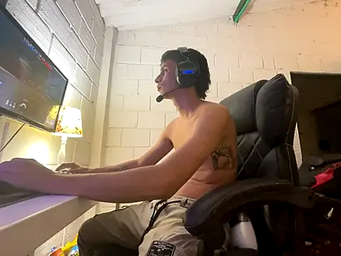 Dolce – webcam model profile photo Image 16