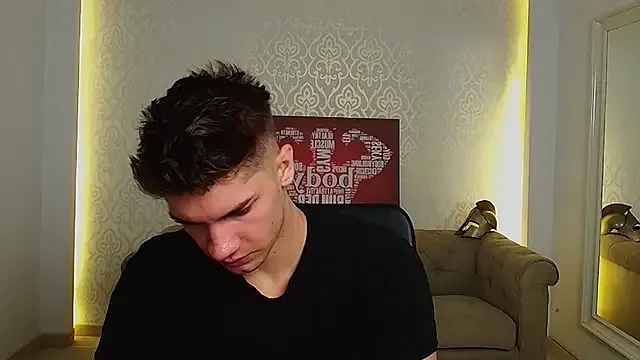 Dolce – webcam model profile photo Image 17