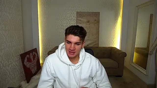 Dolce – webcam model profile photo Image 19