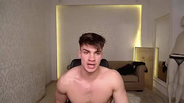 Dolce – webcam model profile photo Image 2