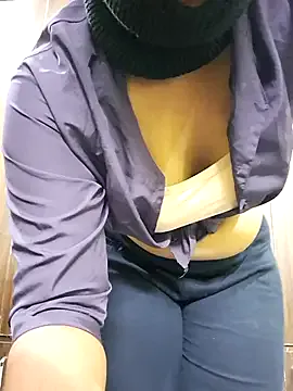 AngerlaMei – webcam model profile photo Image 8