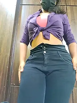 AngerlaMei – webcam model profile photo Image 9