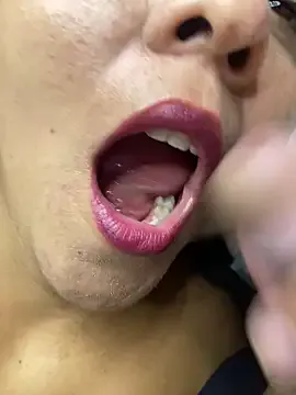 LaraOlson – webcam model profile photo Image 14