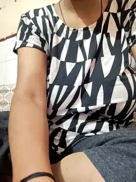 JoJo-ovo – webcam model profile photo Image 10