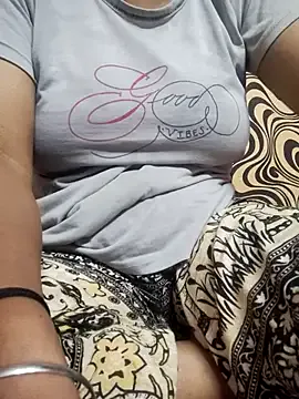 JoJo-ovo – webcam model profile photo Image 8