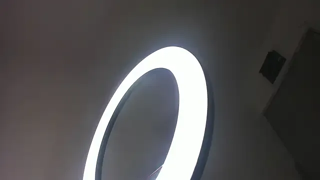 SarithaBroun – webcam model profile photo Image 4