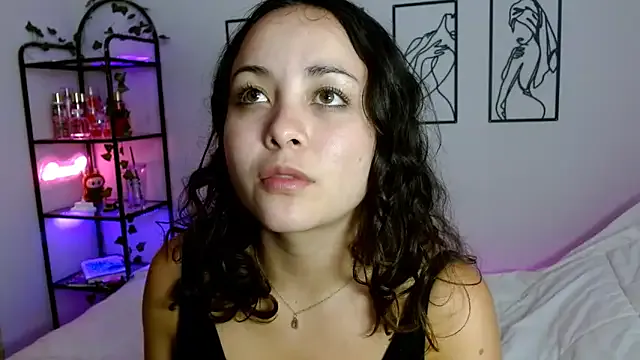 SUSY__06 – webcam model profile photo Image 12