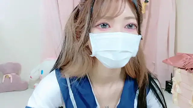 EmiBrow – webcam model profile photo Image 17