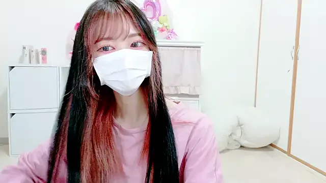 EmiBrow – webcam model profile photo Image 3