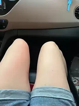 KateGale – webcam model profile photo Image 12