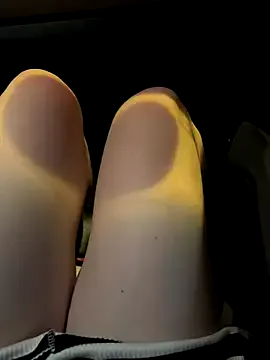 KateGale – webcam model profile photo Image 9