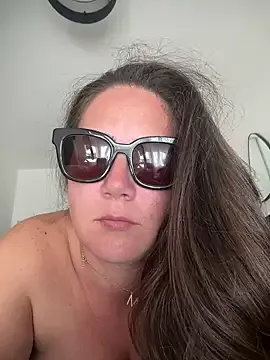 IvyStuart – webcam model profile photo Image 10