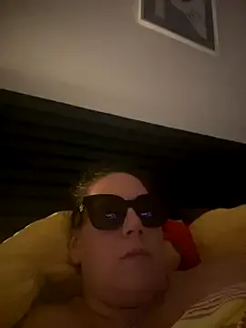 IvyStuart – webcam model profile photo Image 11