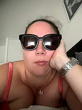 IvyStuart – webcam model profile photo Image 13