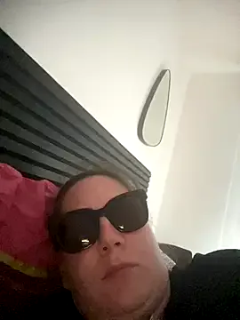 IvyStuart – webcam model profile photo Image 14