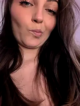 MelinaLuviani – webcam model profile photo Image 6