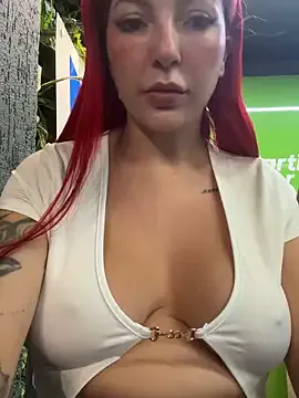 MinniMia – webcam model profile photo Image 10