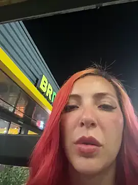 MinniMia – webcam model profile photo Image 12