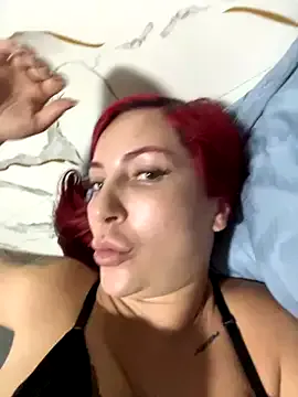 MinniMia – webcam model profile photo Image 4