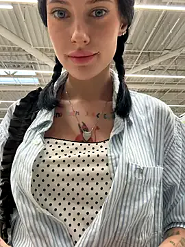 CaseyVidal – webcam model profile photo Image 18