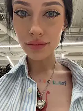 CaseyVidal – webcam model profile photo Image 19