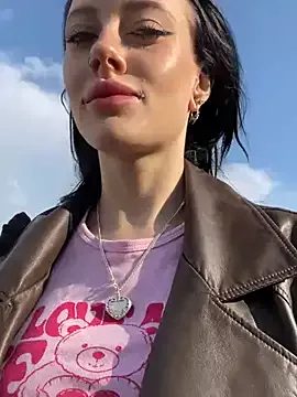 CaseyVidal – webcam model profile photo Image 2