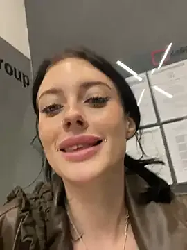 CaseyVidal – webcam model profile photo Image 5