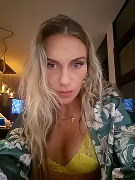 AntonellaBahamon – webcam model profile photo Image 3