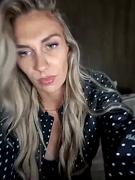 AntonellaBahamon – webcam model profile photo Image 9