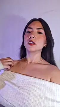 ROUSSH – webcam model profile photo Image 2