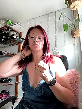 EvanyaRose – webcam model profile photo Image 2