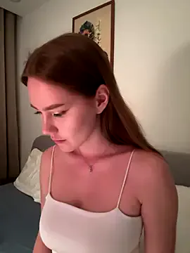 BabyDarii – webcam model profile photo Image 15