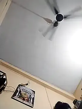 LeyahSummer – webcam model profile photo Image 13