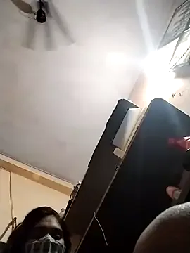 LeyahSummer – webcam model profile photo Image 3