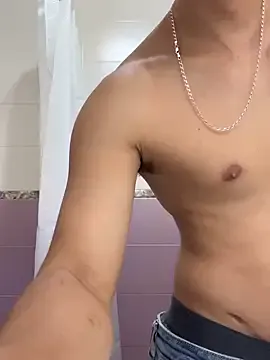 KateGale – webcam model profile photo Image 5