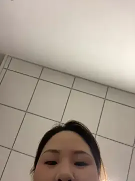 Dolce – webcam model profile photo Image 3