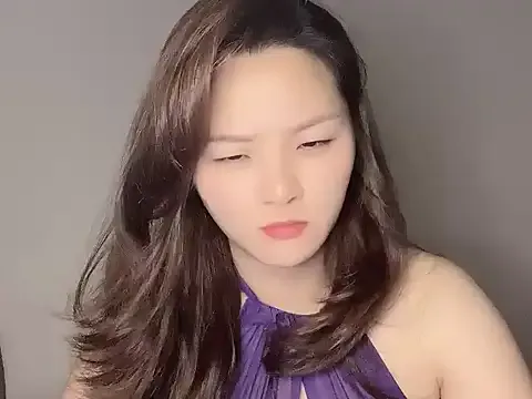 Dolce – webcam model profile photo Image 8