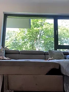 MiraKova – webcam model profile photo Image 3