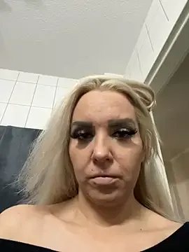 LekfullKitten – webcam model profile photo Image 15