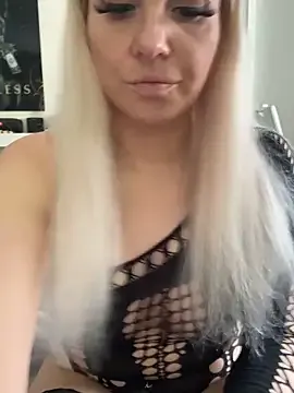 LekfullKitten – webcam model profile photo Image 17