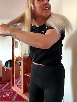 LekfullKitten – webcam model profile photo Image 19