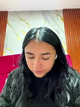 Dolce – webcam model profile photo Image 13