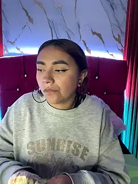 Dolce – webcam model profile photo Image 8