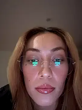 AishaHart – webcam model profile photo Image 17