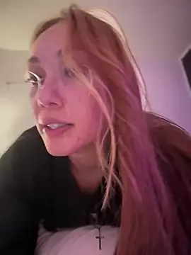 AishaHart – webcam model profile photo Image 5