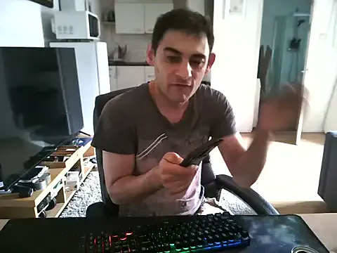 p6w_official – webcam model profile photo Image 4