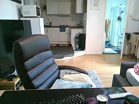 p6w_official – webcam model profile photo Image 6