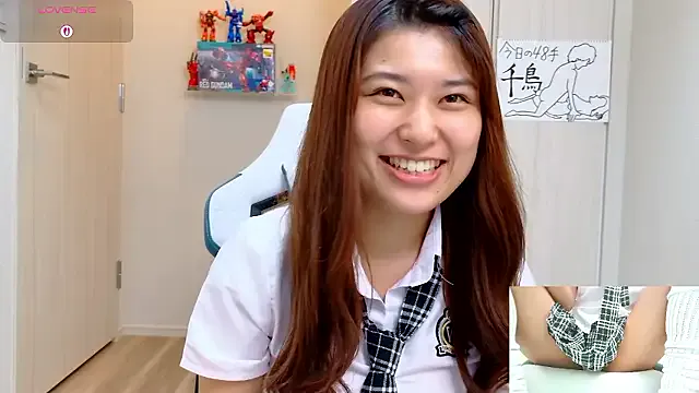 MiraKova – webcam model profile photo Image 15