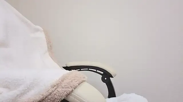 AnnAbbey – webcam model profile photo Image 11