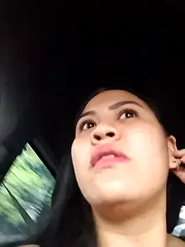 Dolce – webcam model profile photo Image 2